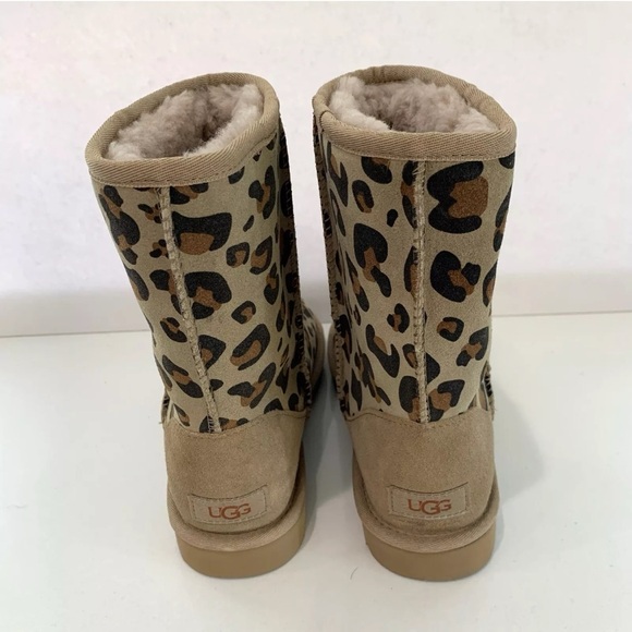 NWT UGG Classic Short II Bootie size 8 - Picture 3 of 13